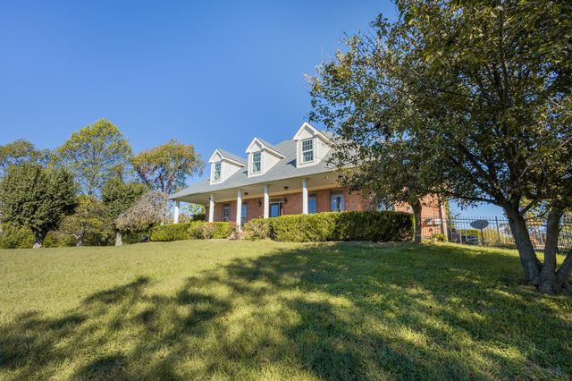 314 Fairview Rd, Dickson, TN 37055