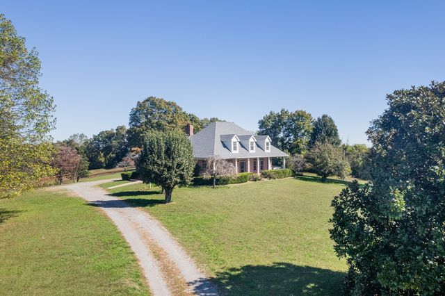 314 Fairview Rd, Dickson, TN 37055