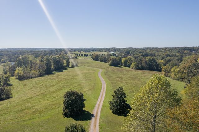 314 Fairview Rd, Dickson, TN 37055