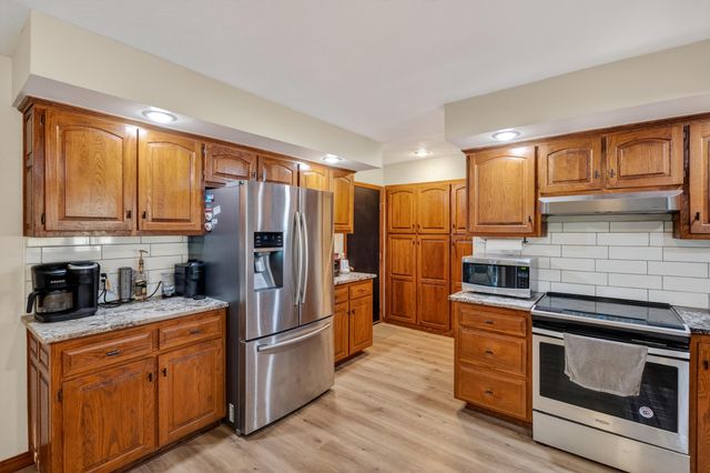 3424 N Darwin Avenue, Springfield, MO 65803