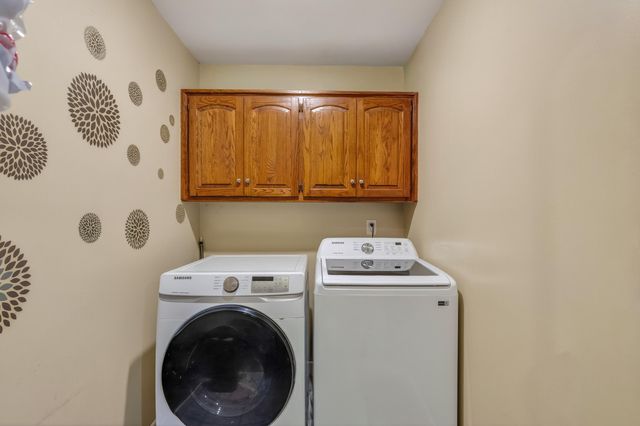 3424 N Darwin Avenue, Springfield, MO 65803