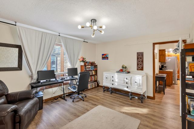 3424 N Darwin Avenue, Springfield, MO 65803