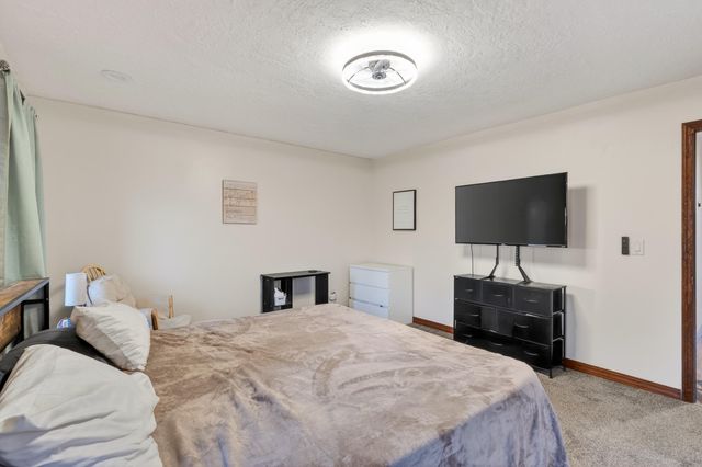 3424 N Darwin Avenue, Springfield, MO 65803