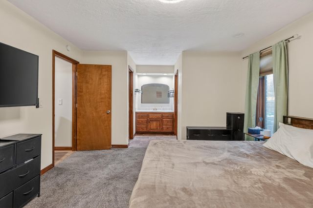 3424 N Darwin Avenue, Springfield, MO 65803