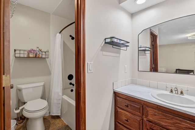 3424 N Darwin Avenue, Springfield, MO 65803