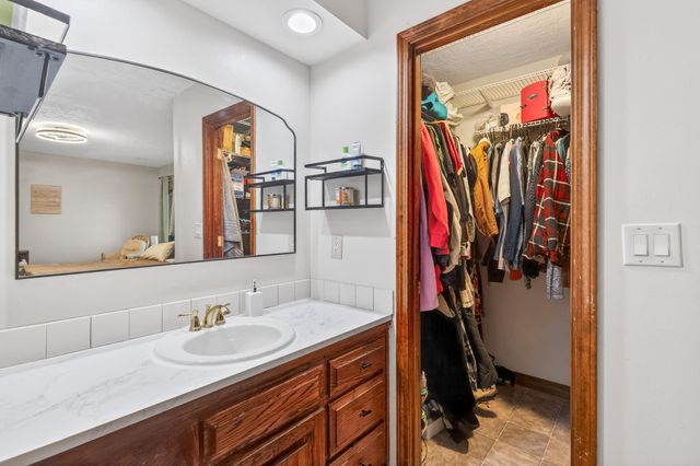 3424 N Darwin Avenue, Springfield, MO 65803