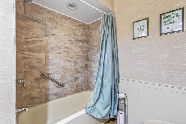 3424 N Darwin Avenue, Springfield, MO 65803