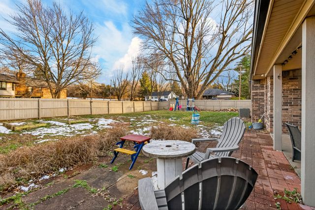 3424 N Darwin Avenue, Springfield, MO 65803