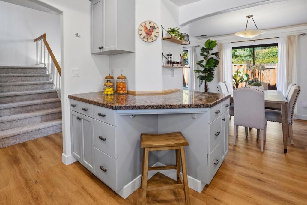 Image 10 of property listing at 37 Winding Way, Watsonville, CA 95076