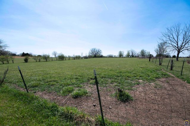 3641 NE Kincaid RD, Topeka, KS 66617