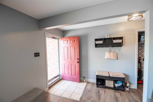 3641 NE Kincaid RD, Topeka, KS 66617