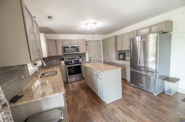 3641 NE Kincaid RD, Topeka, KS 66617