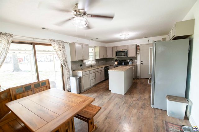 3641 NE Kincaid RD, Topeka, KS 66617