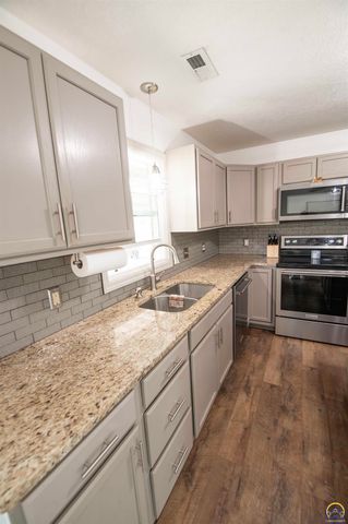 3641 NE Kincaid RD, Topeka, KS 66617