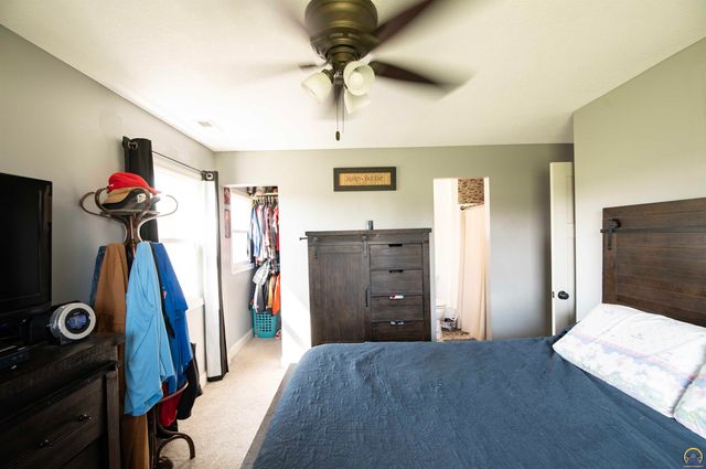 3641 NE Kincaid RD, Topeka, KS 66617