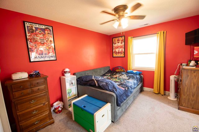 3641 NE Kincaid RD, Topeka, KS 66617