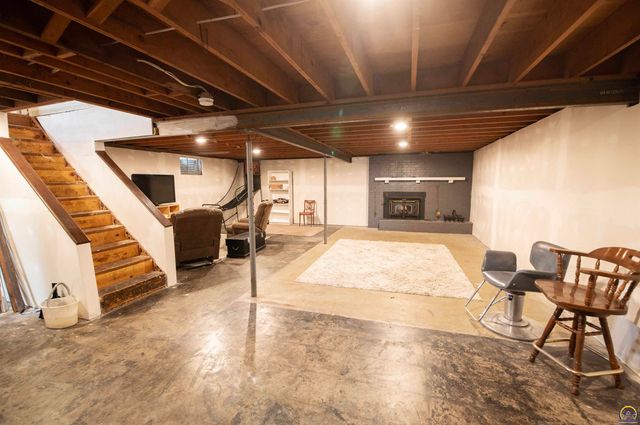 3641 NE Kincaid RD, Topeka, KS 66617
