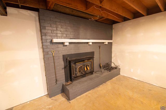 3641 NE Kincaid RD, Topeka, KS 66617
