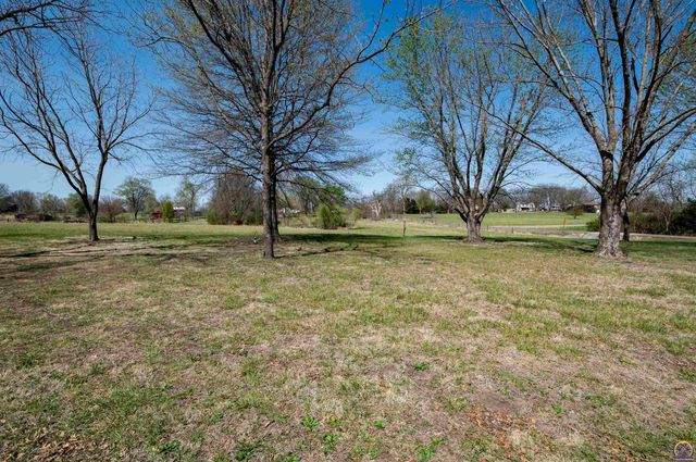 3641 NE Kincaid RD, Topeka, KS 66617