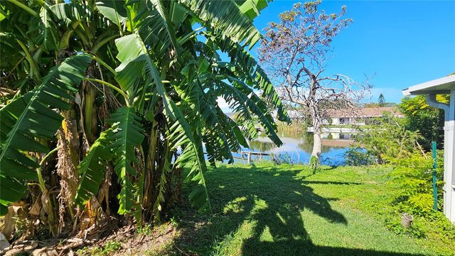 3633 ROCK ROYAL DRIVE 1, Holiday, FL 34691