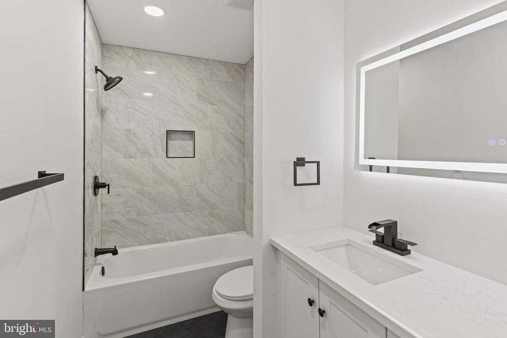 Image 11 of property listing at 6447 UNION CT, Glen Burnie, MD 21061