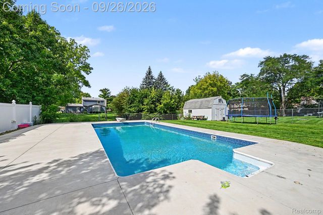 6101 Barker Drive, Waterford Charter Township, MI 48329