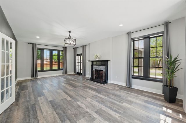 1300 W 3rd Avenue, Corsicana, TX 75110
