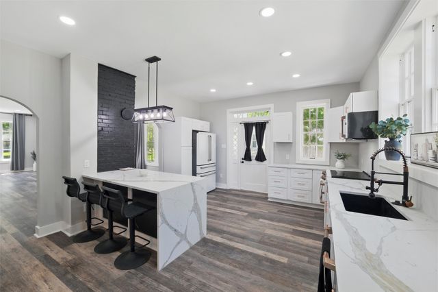 1300 W 3rd Avenue, Corsicana, TX 75110
