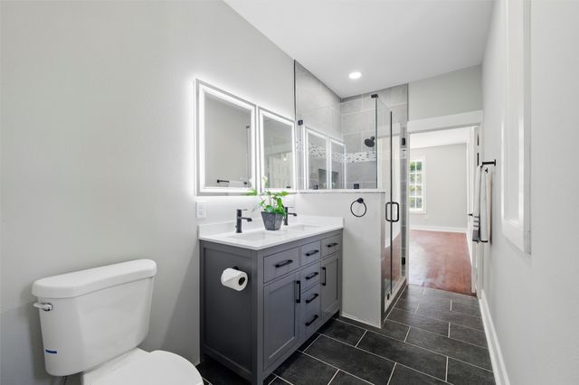 1300 W 3rd Avenue, Corsicana, TX 75110