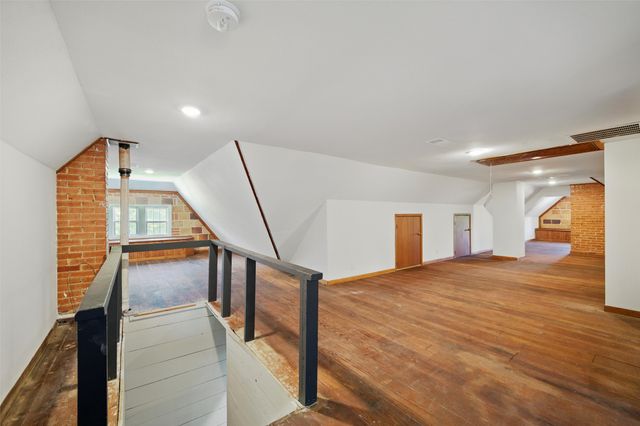 1300 W 3rd Avenue, Corsicana, TX 75110