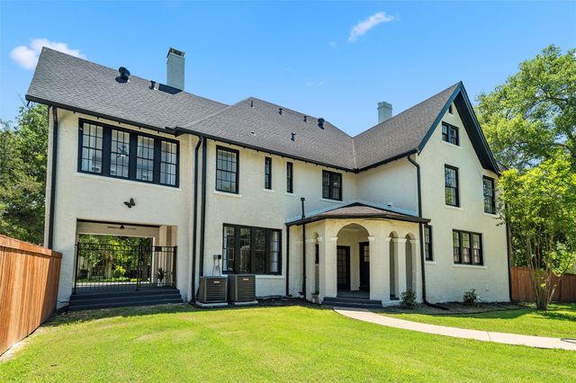 1300 W 3rd Avenue, Corsicana, TX 75110