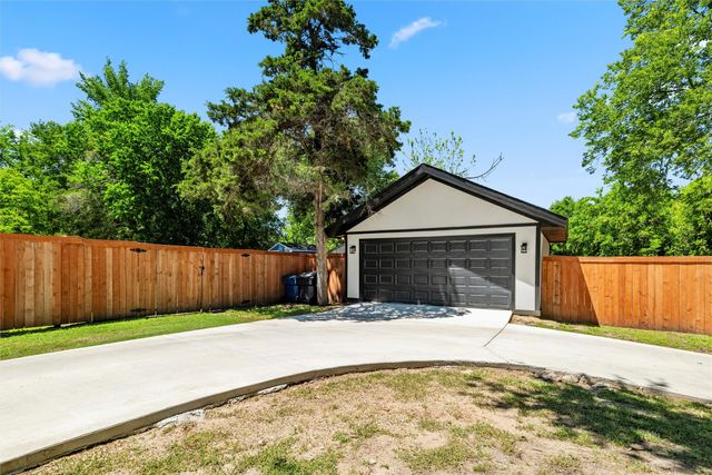 1300 W 3rd Avenue, Corsicana, TX 75110