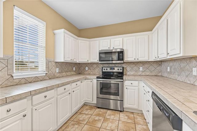 5245 Overland Drive B24, Lawrence, KS 66049