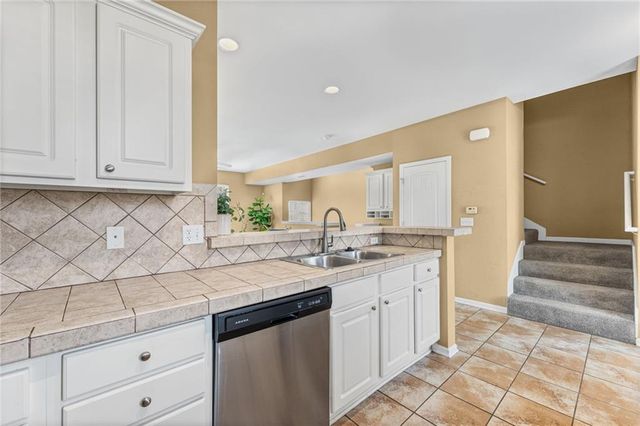 5245 Overland Drive B24, Lawrence, KS 66049