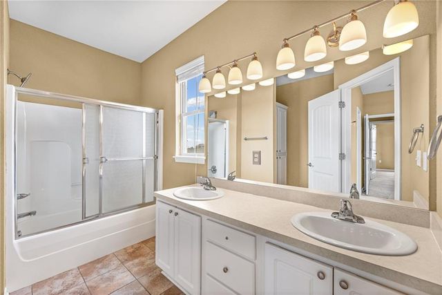 5245 Overland Drive B24, Lawrence, KS 66049