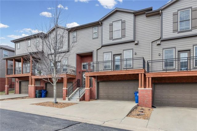 5245 Overland Drive B24, Lawrence, KS 66049