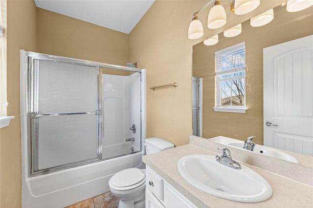 5245 Overland Drive B24, Lawrence, KS 66049