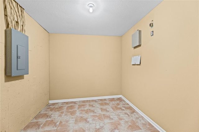 5245 Overland Drive B24, Lawrence, KS 66049