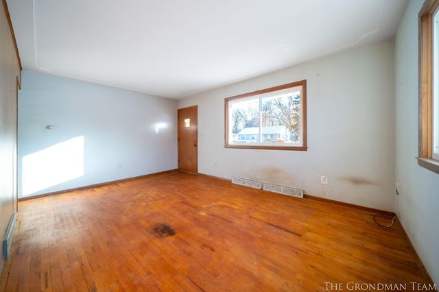 5555 Claudia Avenue Se, City Of Kentwood, MI 49548