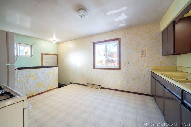 5555 Claudia Avenue Se, City Of Kentwood, MI 49548