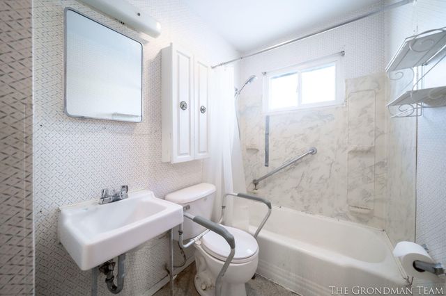 5555 Claudia Avenue Se, City Of Kentwood, MI 49548