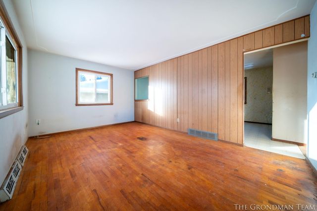 5555 Claudia Avenue Se, City Of Kentwood, MI 49548