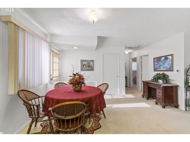 16150 Sw ROYALTY Pkwy, Portland, OR 97224