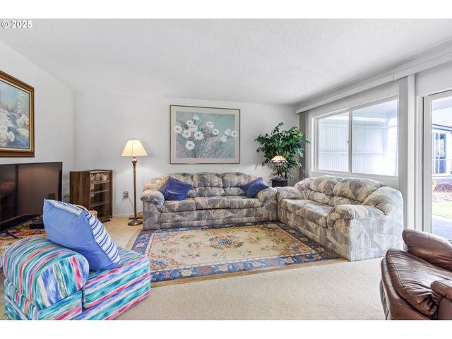 16150 Sw ROYALTY Pkwy, Portland, OR 97224