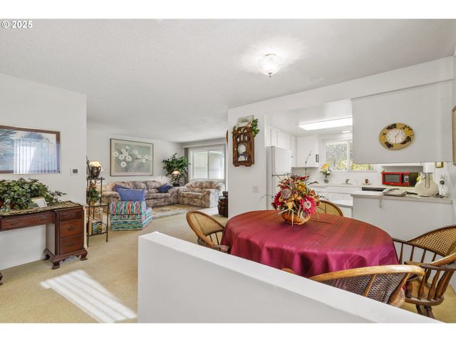 16150 Sw ROYALTY Pkwy, Portland, OR 97224