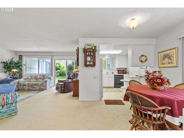 16150 Sw ROYALTY Pkwy, Portland, OR 97224