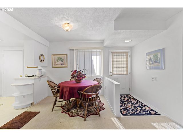 16150 Sw ROYALTY Pkwy, Portland, OR 97224