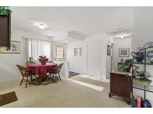 16150 Sw ROYALTY Pkwy, Portland, OR 97224