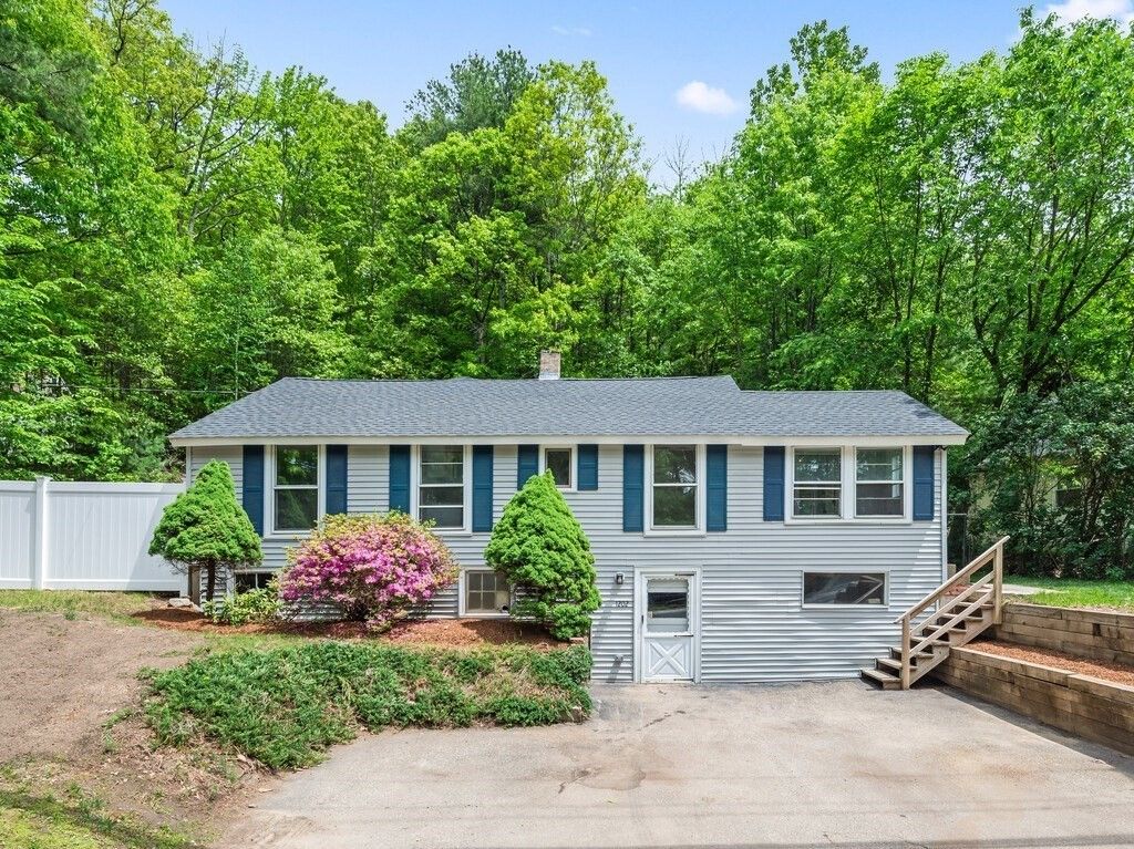 1202 Wachusett St, Holden, MA 01522