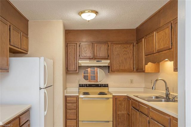 4122 Romaine Street, Greensboro, NC 27407